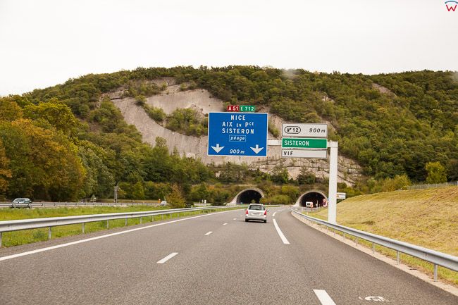 Varces, (Francja), 13.09.2015 r. wjazd do tunelu na autostradzie A 51.